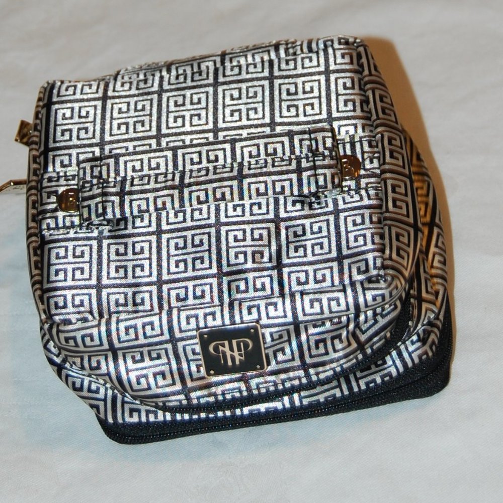 Purse N Make up /Jewelry Bag 4" x 5" x 4 1/2" Black & White - Picture 2 of 16